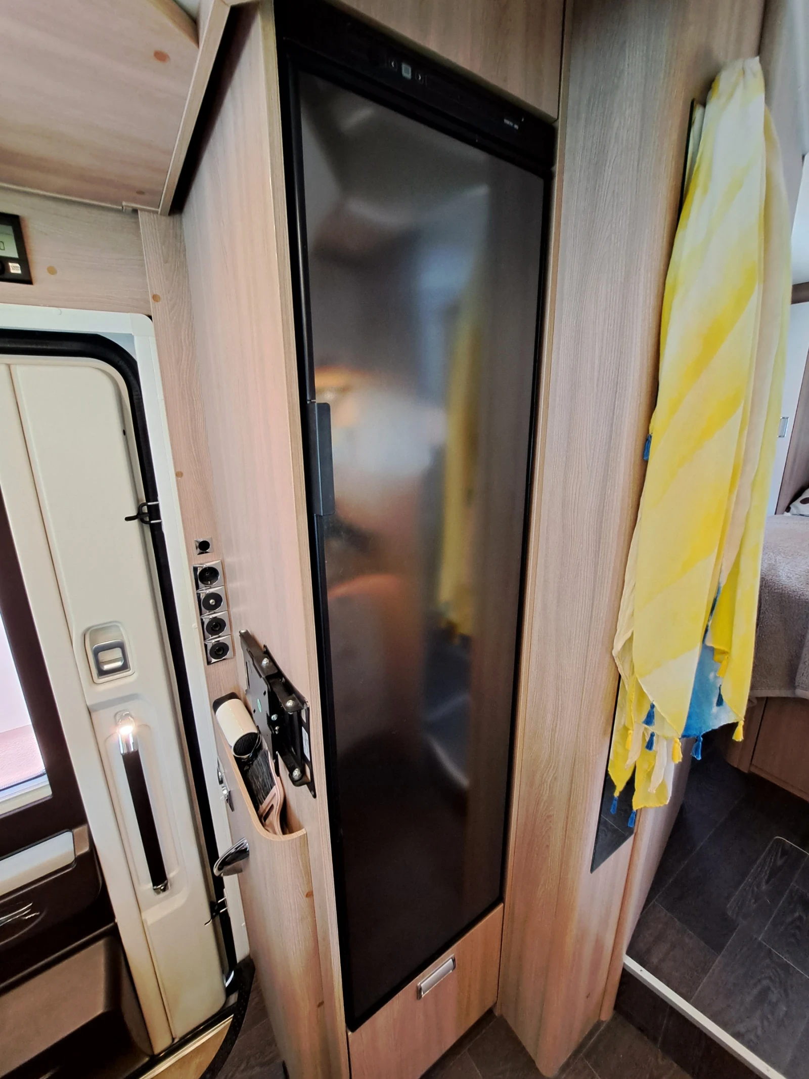  Laika Kosmo | Mobile.bg   12