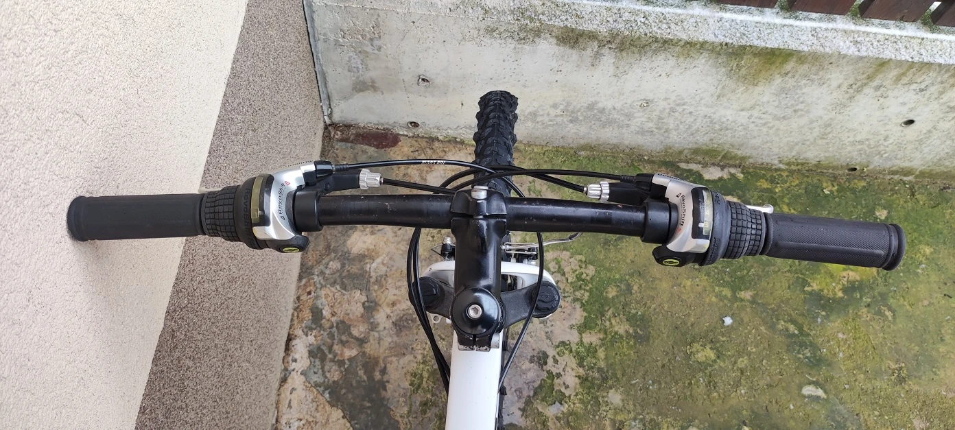    Scott 24  21   | Mobile.bg   3