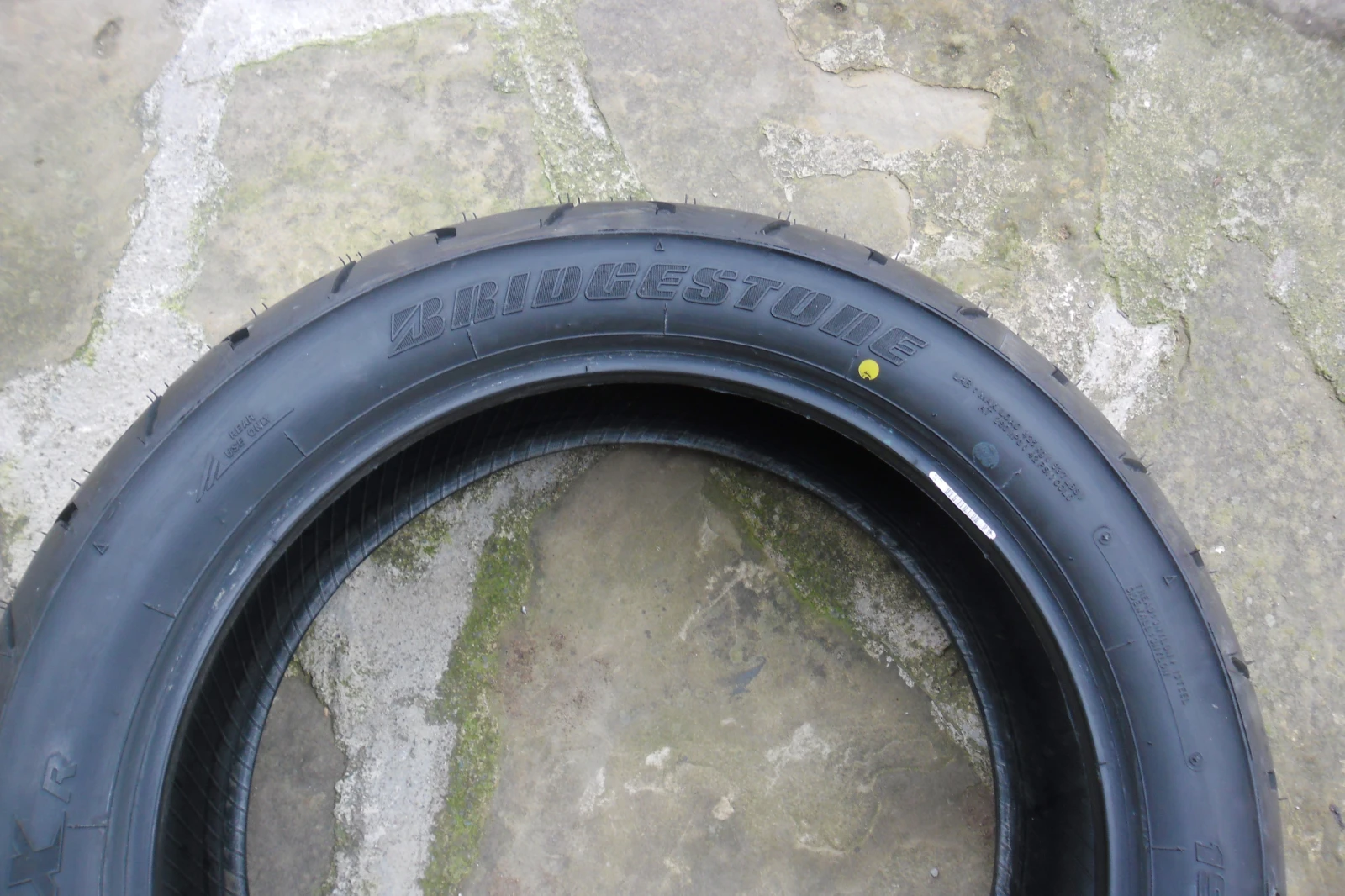 Гуми Всесезонни 190/60R17, снимка 3 - Гуми и джанти - 54367111