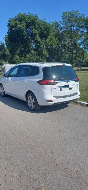     Opel Zafira /