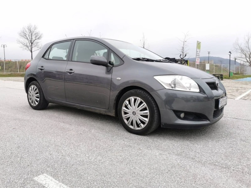 Toyota Auris 1.4 16v VVT-I, снимка 2 - Автомобили и джипове - 44797970