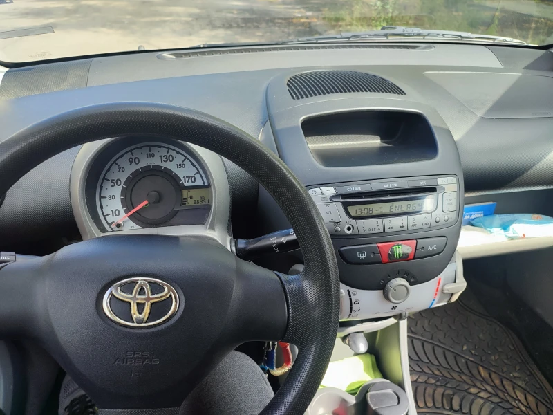 Toyota Aygo, снимка 8 - Автомобили и джипове - 47483176