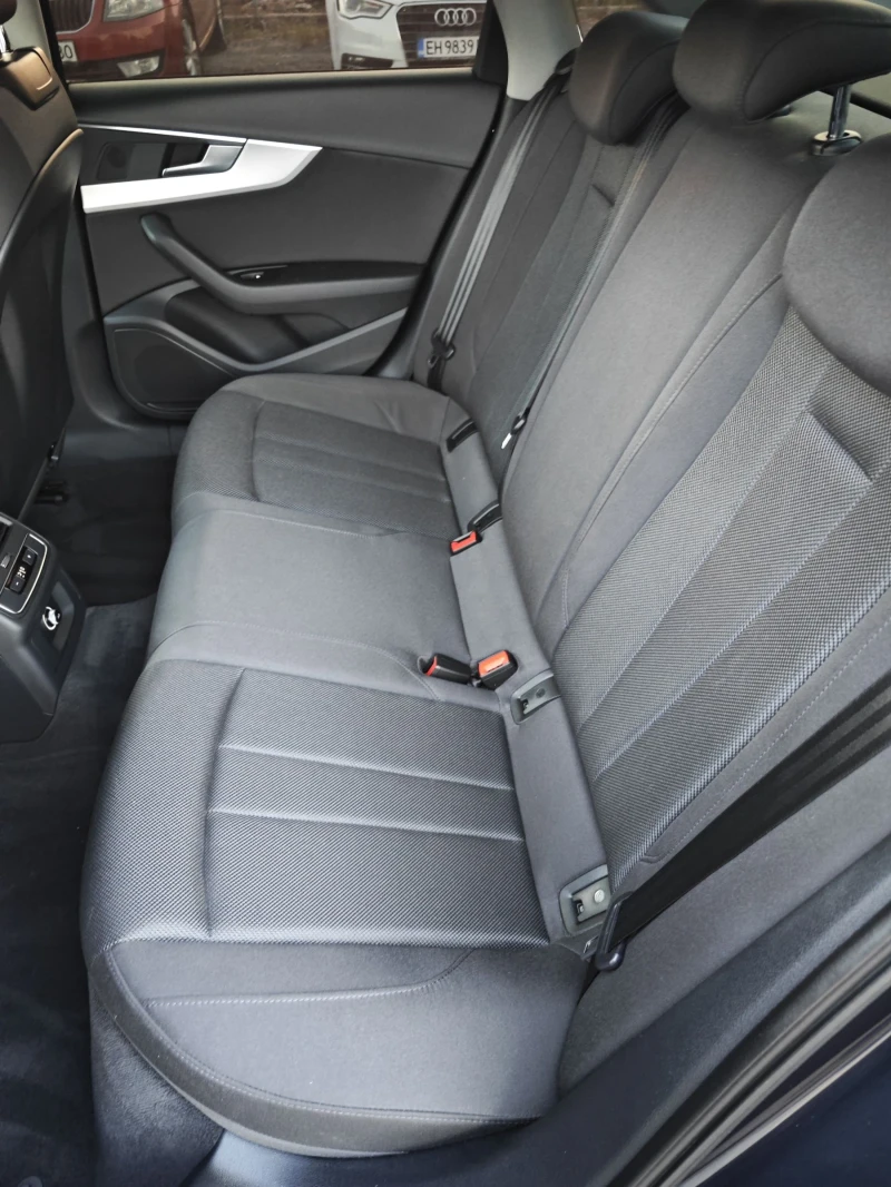 Audi A4 2019 TOP CENA, снимка 10 - Автомобили и джипове - 51476875