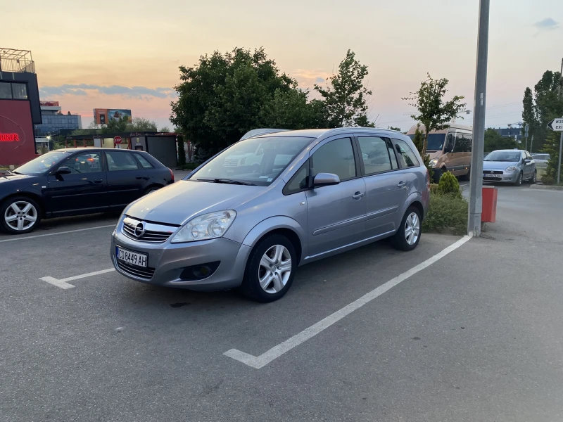 Opel Zafira 1.9 CDTI Един Собственик 6+ 1, снимка 3 - Автомобили и джипове - 51702142