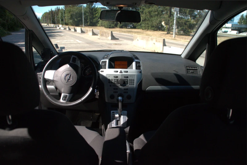 Opel Zafira 1.9 CDTI Един Собственик 6+ 1, снимка 11 - Автомобили и джипове - 51702142