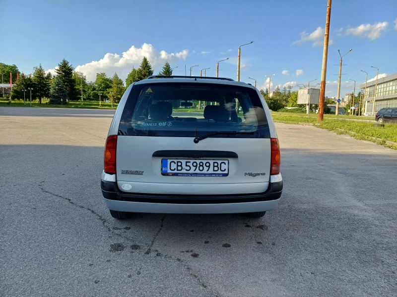Renault Megane 1.6i 16v, снимка 7 - Автомобили и джипове - 52180734