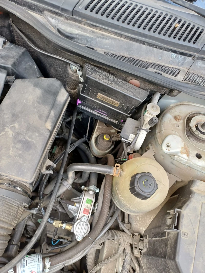 Renault Megane 1.6i 16v, снимка 11 - Автомобили и джипове - 52180734