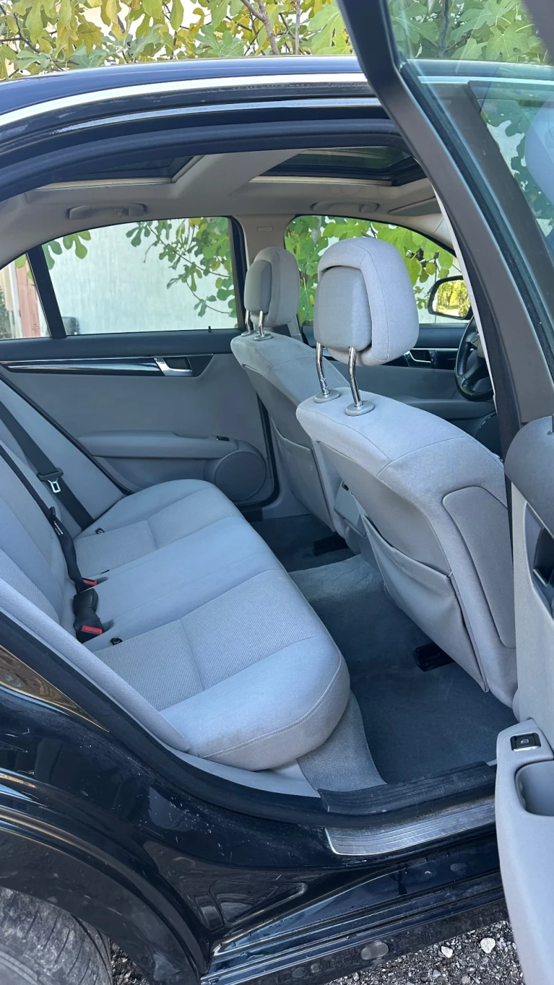 Mercedes-Benz C 220 Двойна панорама * ЛИЗИНГ* , снимка 12 - Автомобили и джипове - 52257170