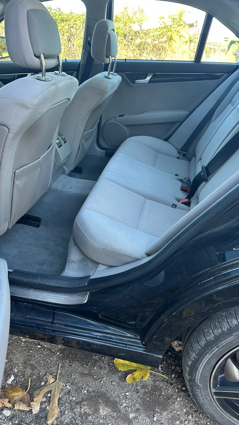 Mercedes-Benz C 220 Двойна панорама * ЛИЗИНГ* , снимка 13 - Автомобили и джипове - 52257170