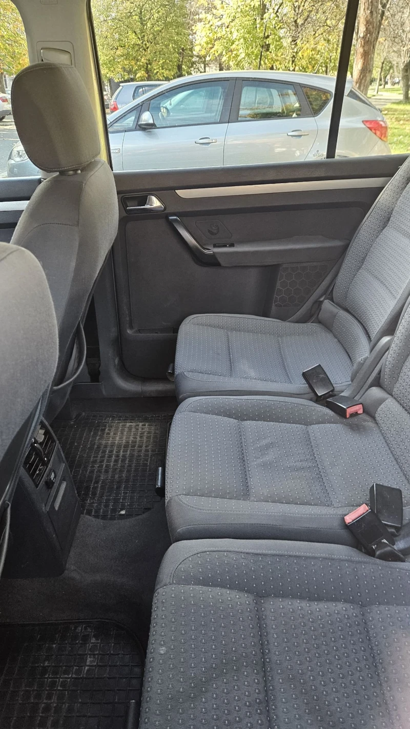 VW Touran Trendline, снимка 7 - Автомобили и джипове - 52535610