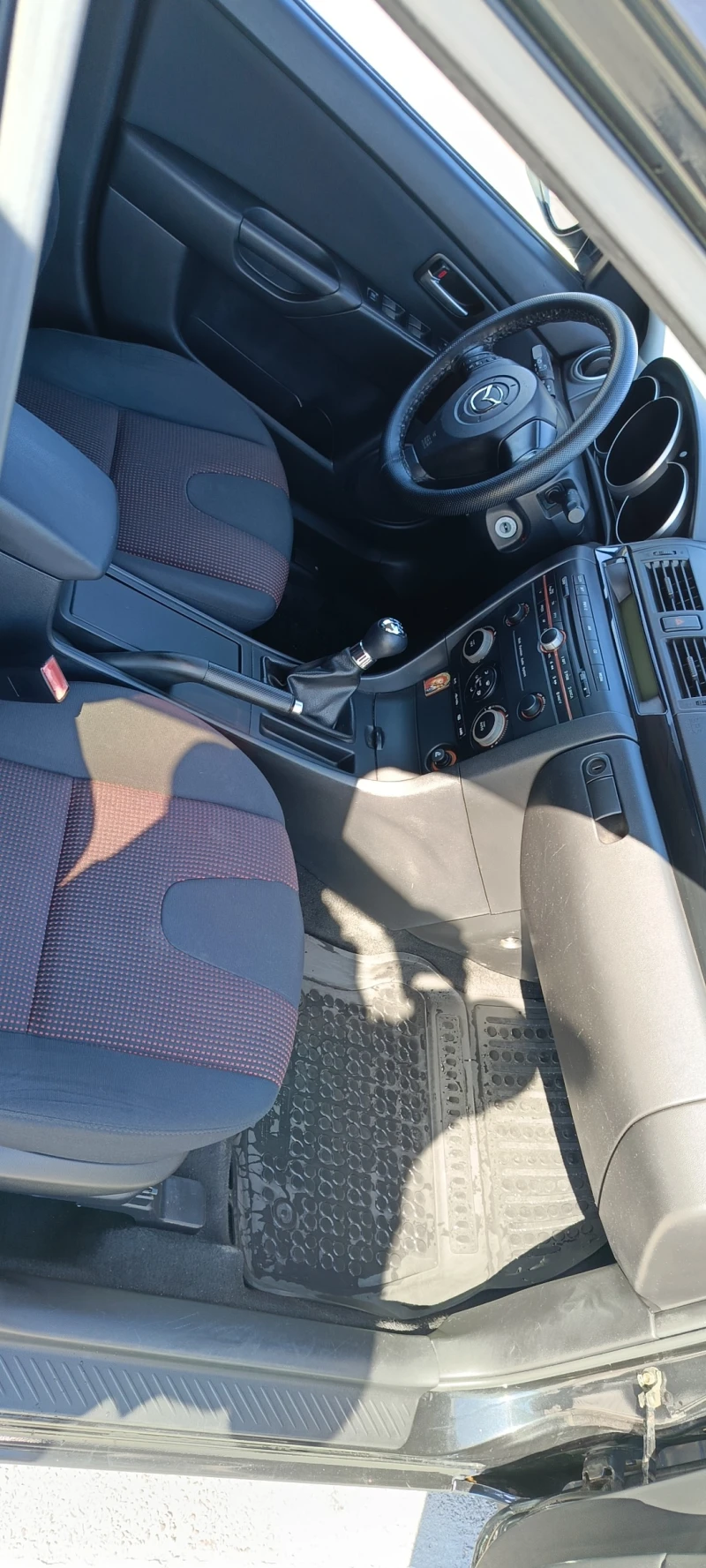 Mazda 3 1.6 109, снимка 9 - Автомобили и джипове - 53077018