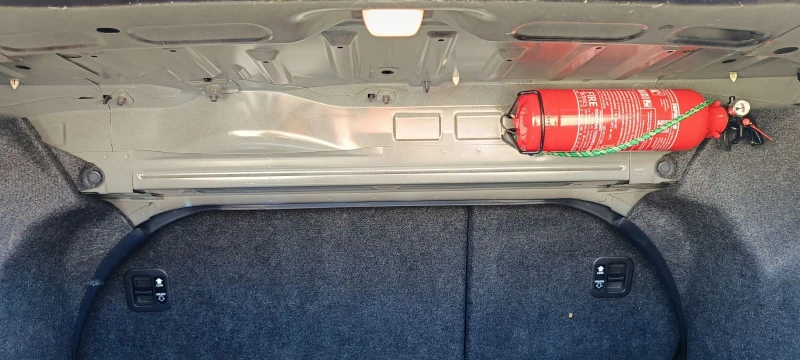 Mazda 3 1.6 109, снимка 13 - Автомобили и джипове - 53077018