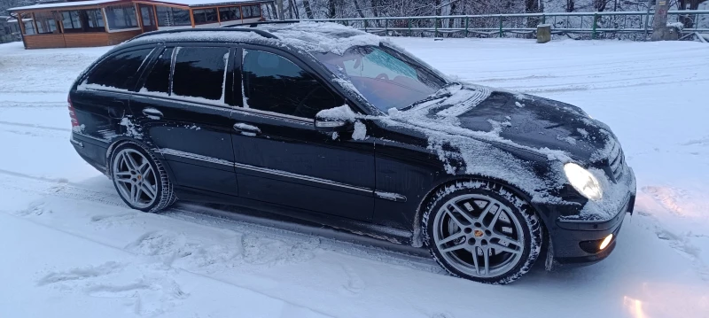 Mercedes-Benz C 320 CDI/7G/V6 AMG Pack, снимка 3 - Автомобили и джипове - 53206365