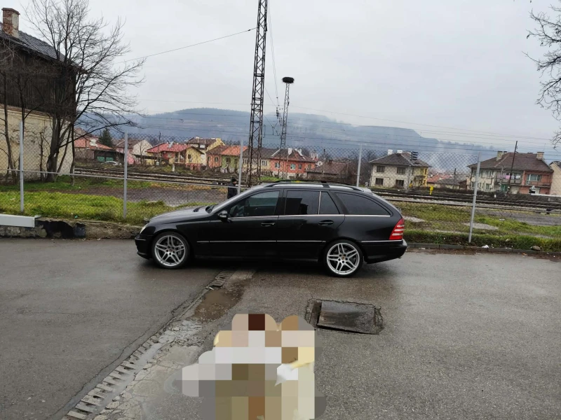 Mercedes-Benz C 320 CDI/7G/V6 AMG Pack, снимка 8 - Автомобили и джипове - 53206365