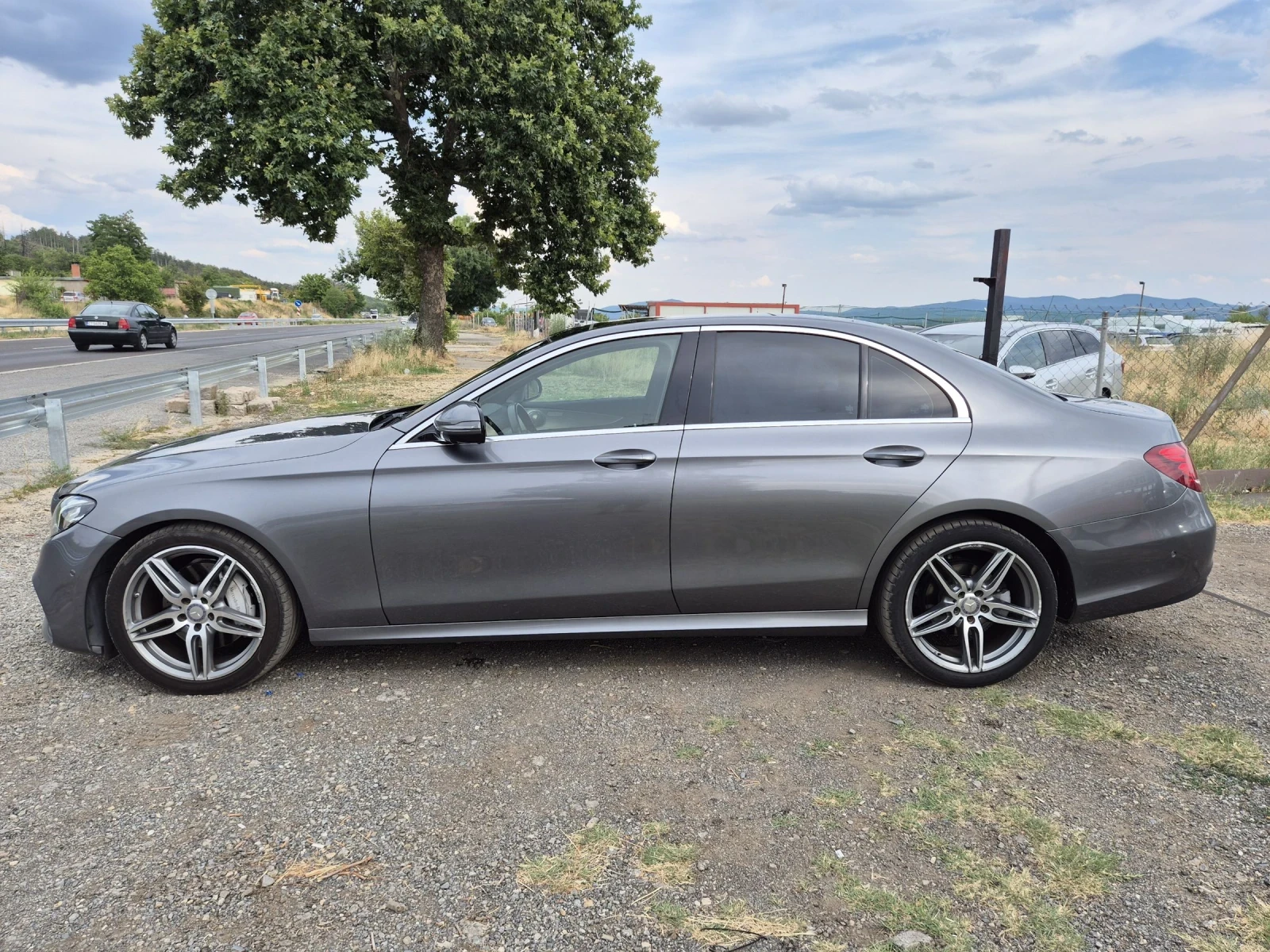 Mercedes-Benz E 220 AMG/PANORAMA/AMBIENTNO  - изображение 5