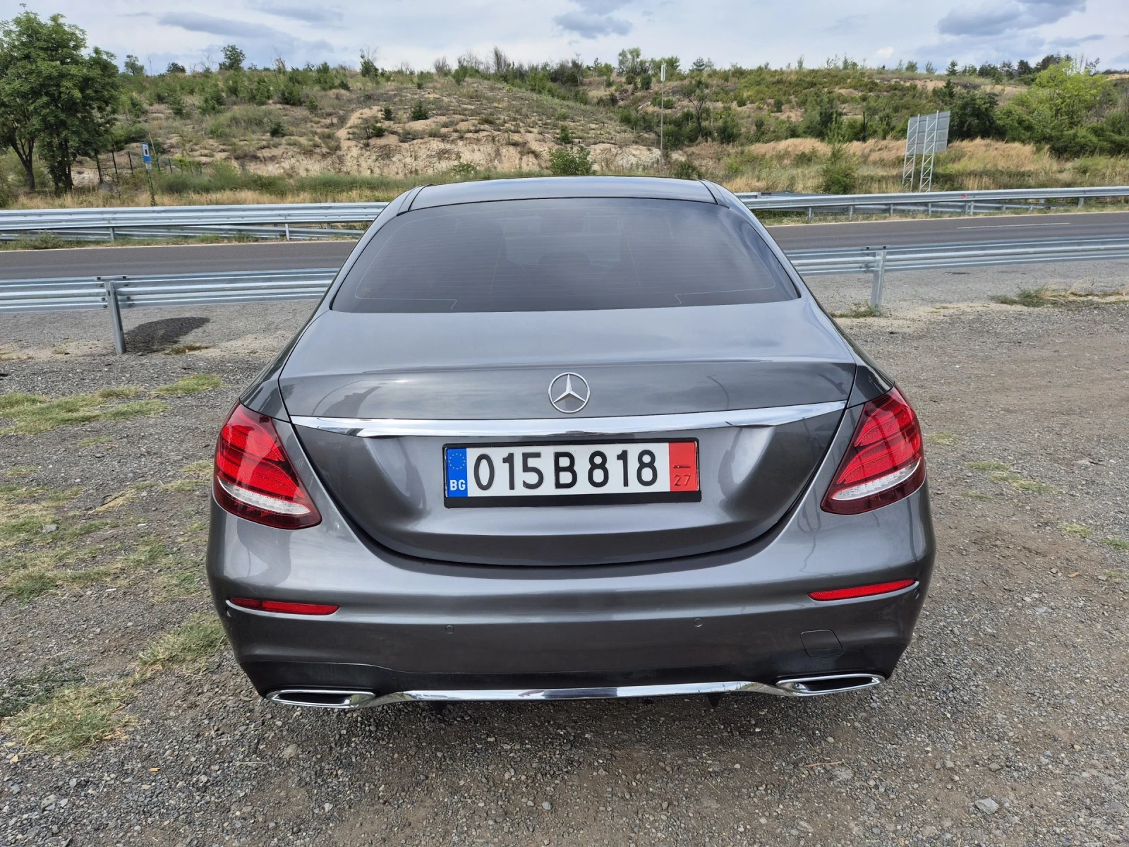 Mercedes-Benz E 220 AMG/PANORAMA/AMBIENTNO  - изображение 4