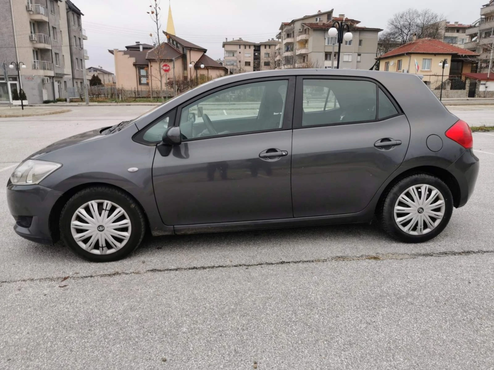 Toyota Auris 1.4 16v VVT-I - изображение 3