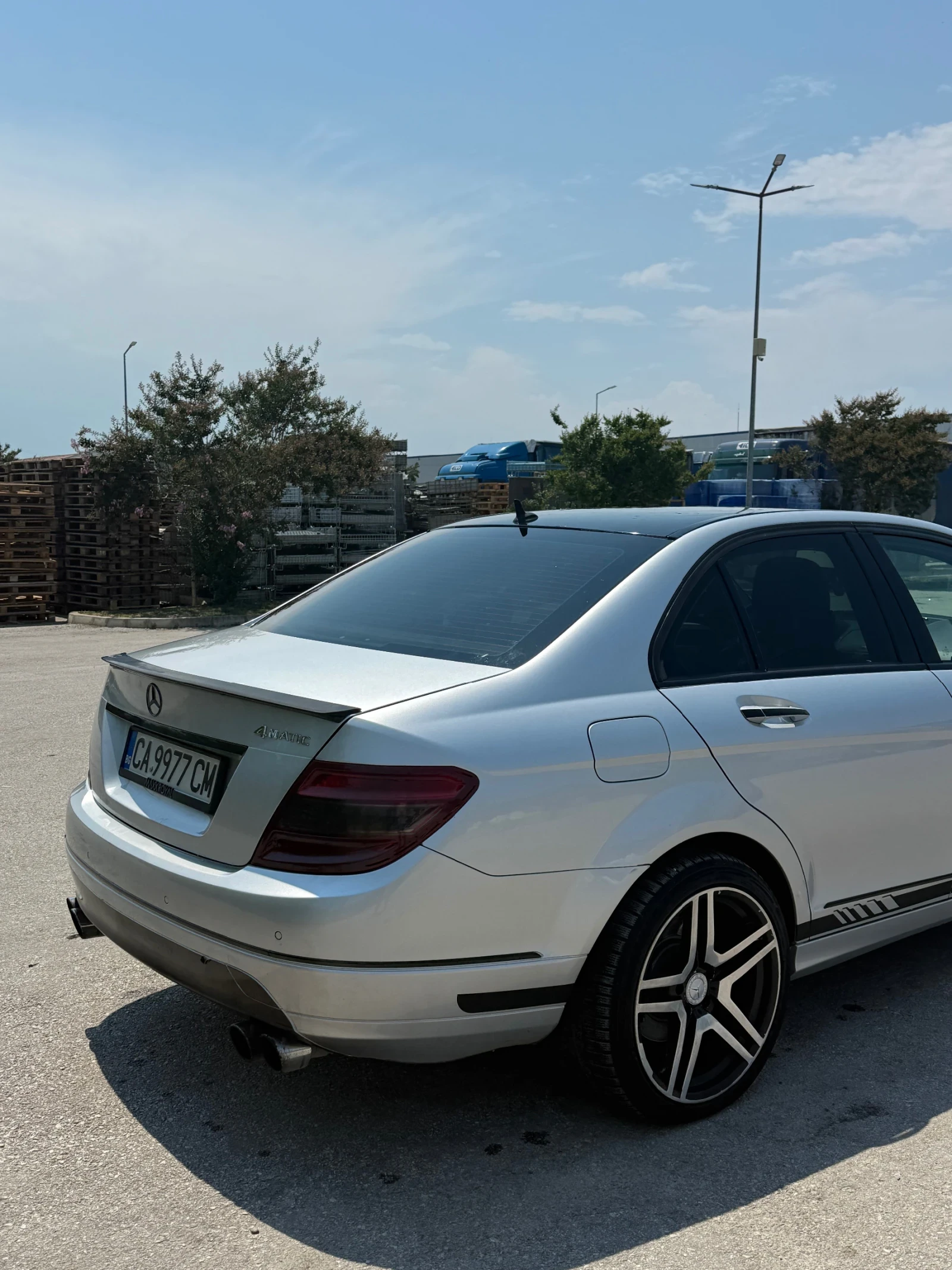 Mercedes-Benz C 320  - изображение 4