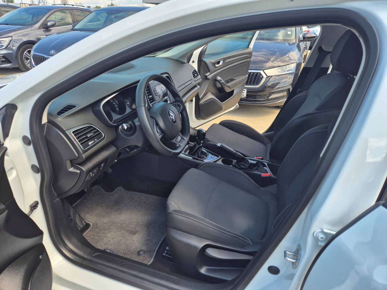 Renault Megane  НОВ-1, 5DCI-6ск, снимка 13 - Автомобили и джипове - 54298902