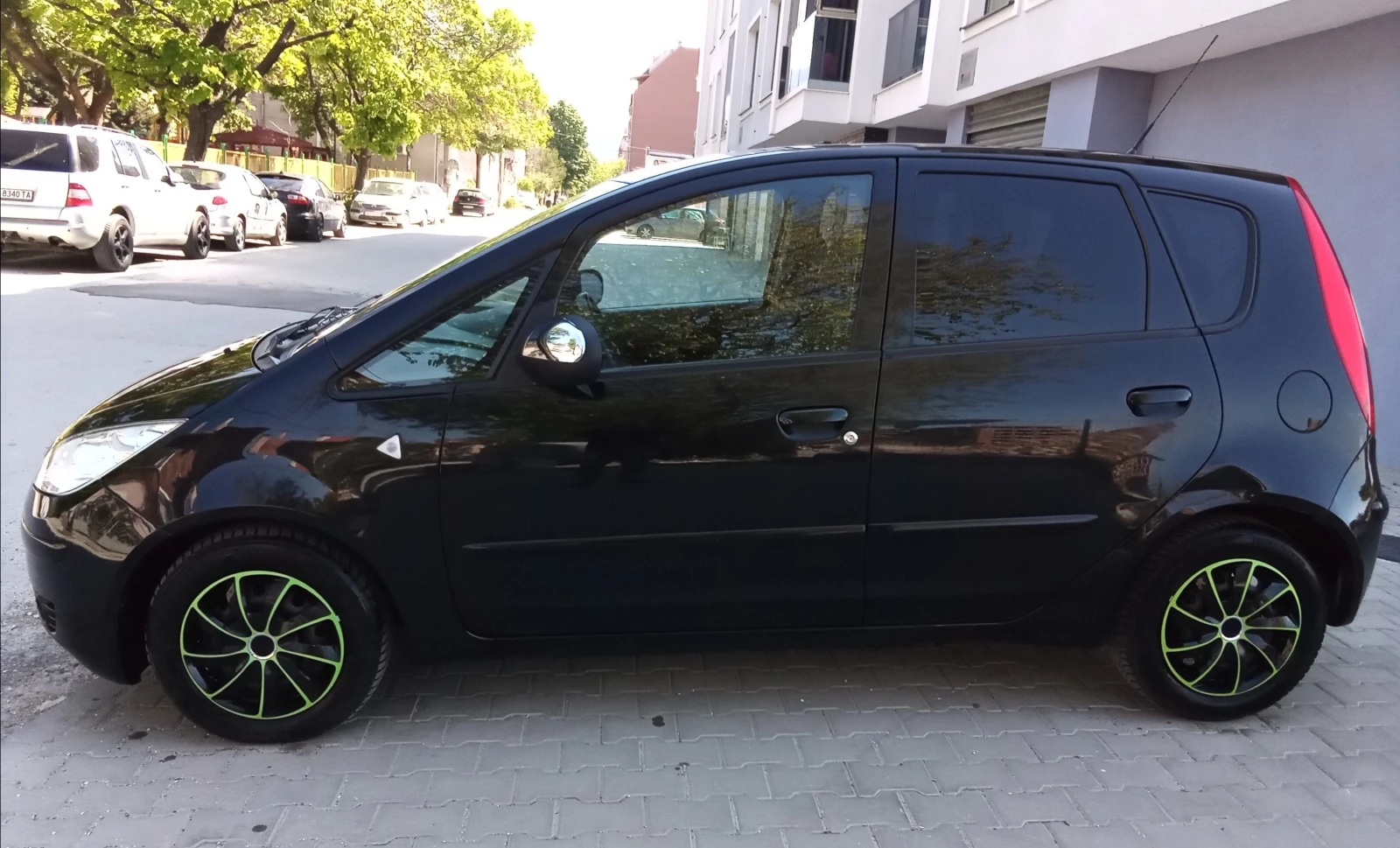 Mitsubishi Colt 1.3i-95kc., снимка 4 - Автомобили и джипове - 54429585