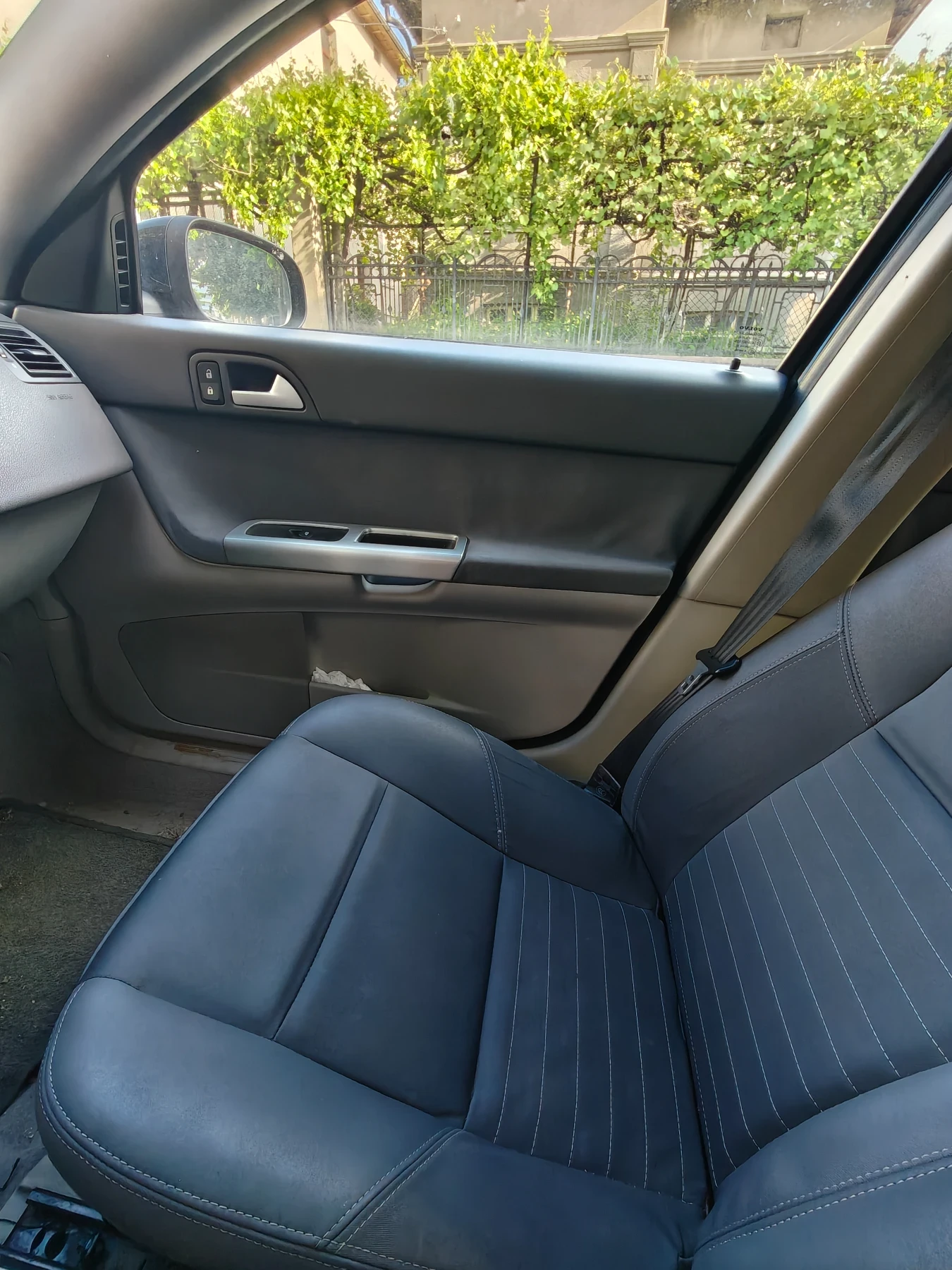 Volvo S40 1.6D, снимка 4 - Автомобили и джипове - 54626897