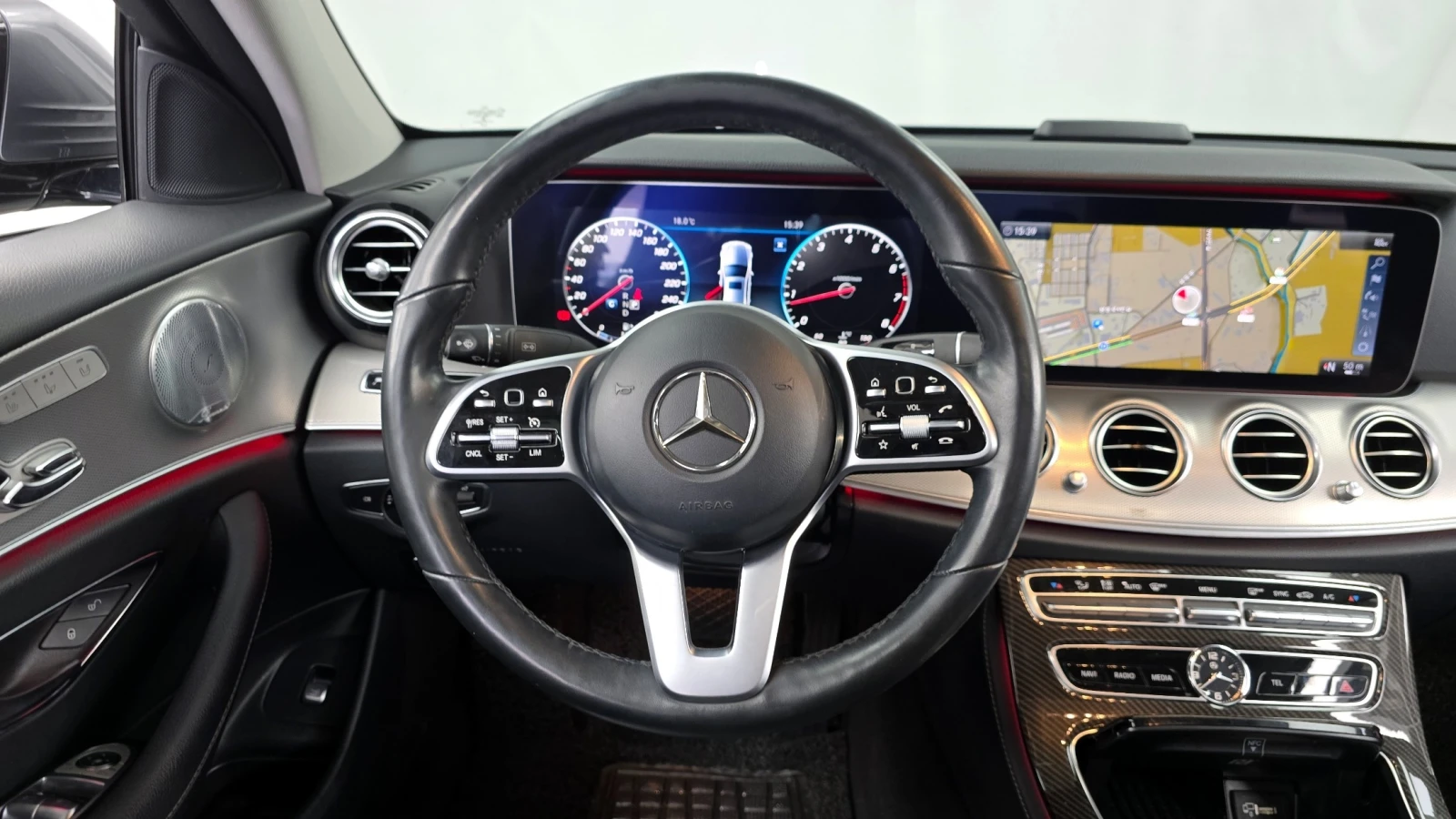 Mercedes-Benz E 300 AMG Line W213 | HUD | 360  Camera | AMG Line, снимка 11 - Автомобили и джипове - 54691158