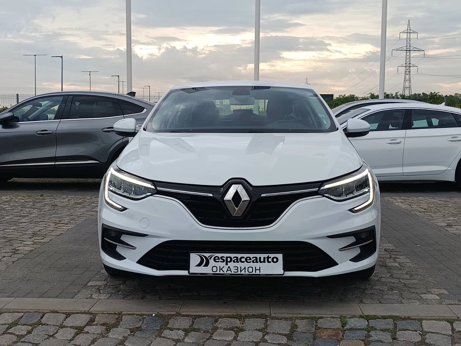 Renault Megane 1.3Tce/ 140к.с., снимка 2 - Автомобили и джипове - 54937110