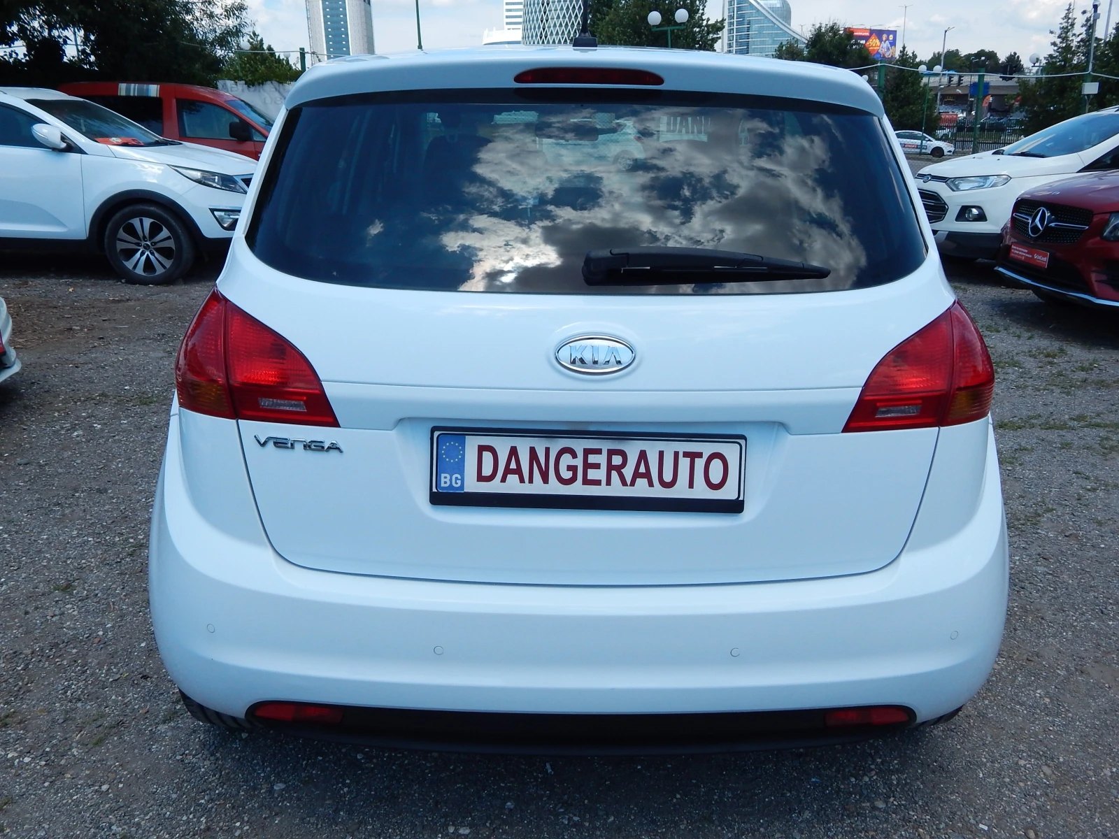Kia Venga 1.4i* ГАЗ* СЕРВИЗНИ ДОКУМЕНТИ* , снимка 5 - Автомобили и джипове - 55204312