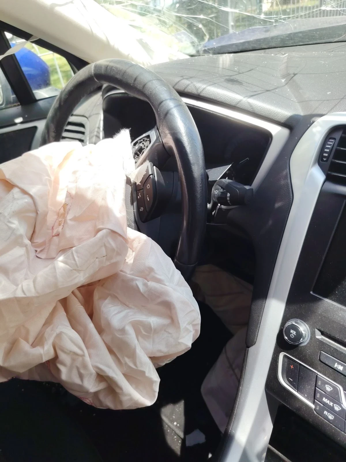 Ford Mondeo 1.6i, снимка 8 - Автомобили и джипове - 55475667