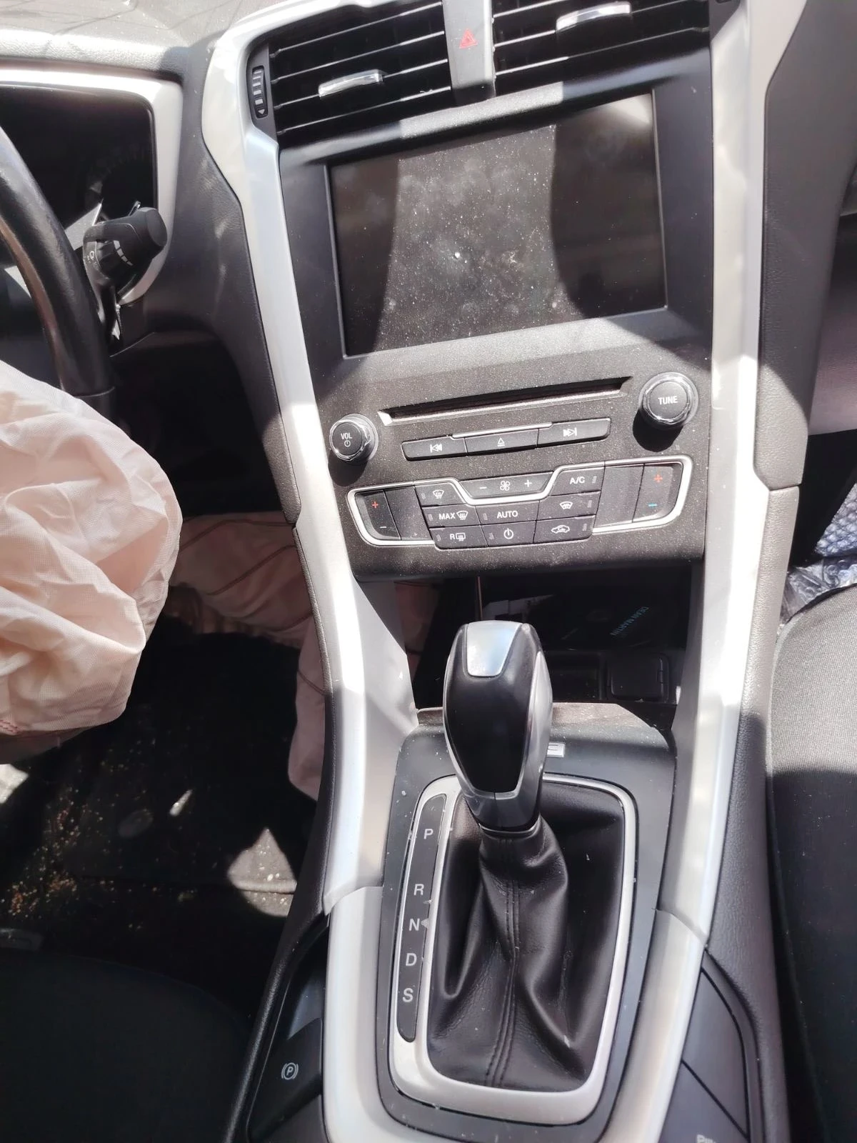 Ford Mondeo 1.6i, снимка 7 - Автомобили и джипове - 55475667