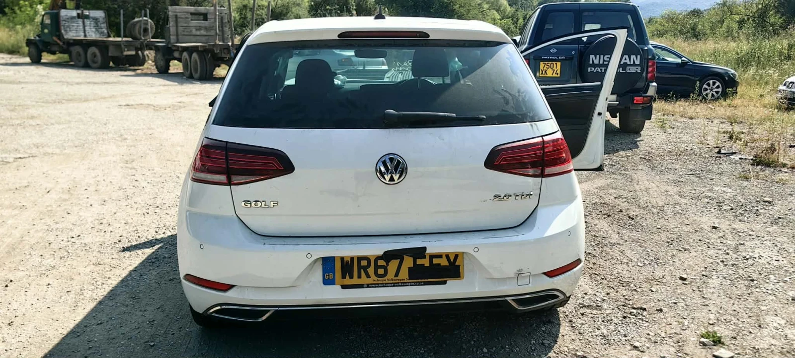 VW Golf 1.6 TDI, снимка 4 - Автомобили и джипове - 55609599