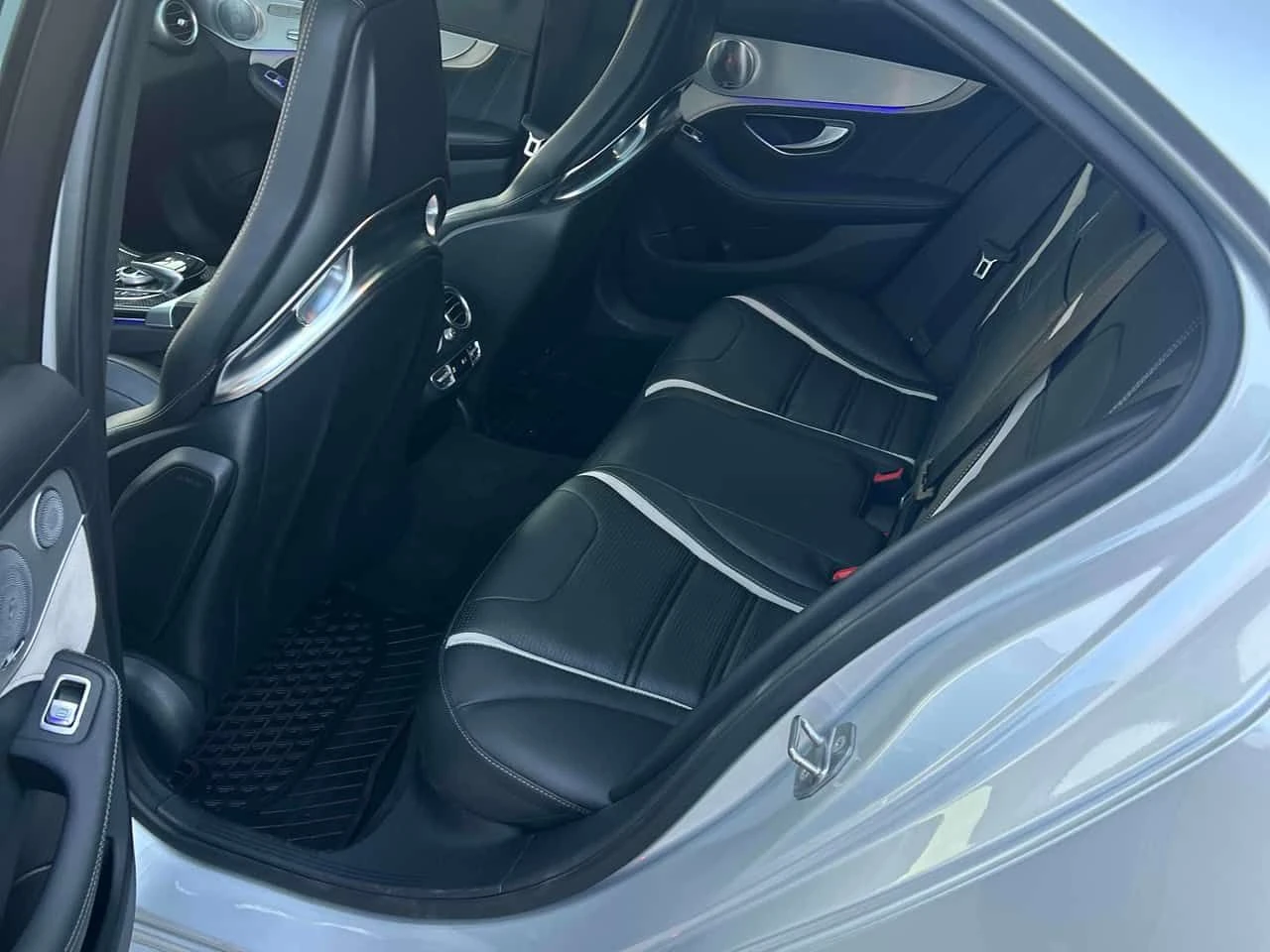 Mercedes-Benz C 63 AMG * АВТОКРЕДИТ БЕЗ ПЪРВОНАЧАЛНА ВНОСКА* , снимка 10 - Автомобили и джипове - 55648658