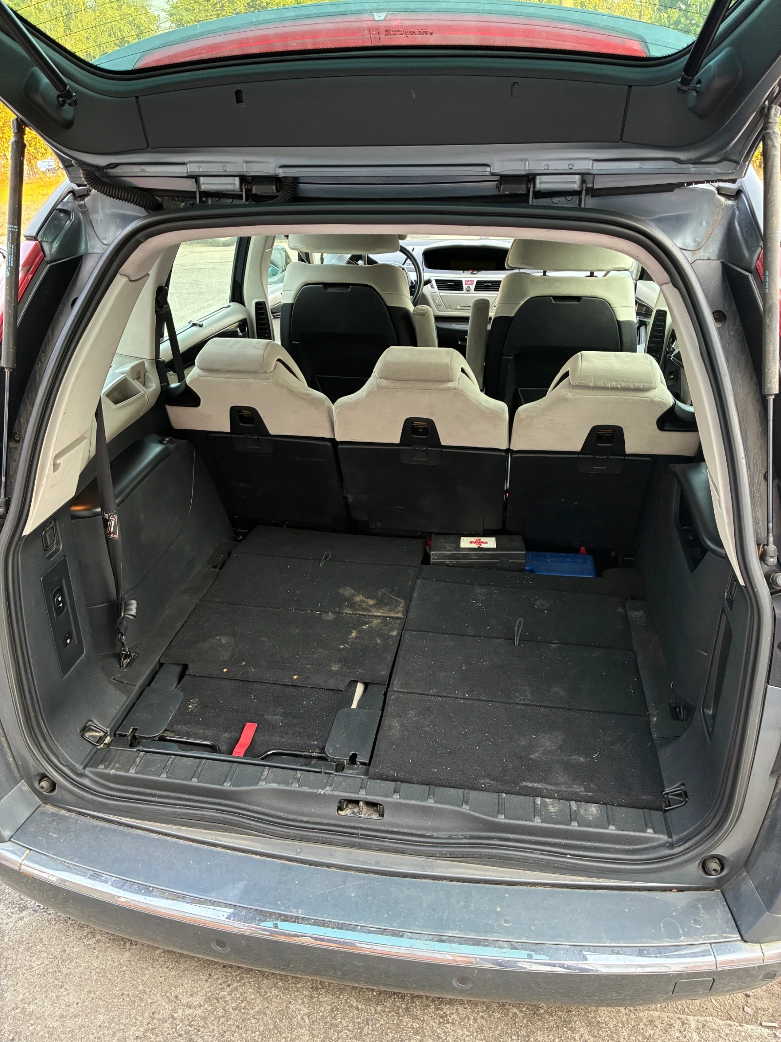 Citroen C4 Picasso, снимка 10 - Автомобили и джипове - 55698054