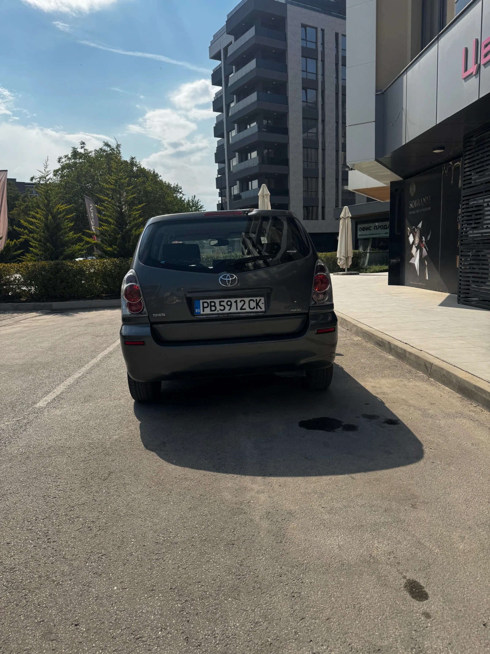 Toyota Corolla verso Ван, снимка 6 - Автомобили и джипове - 55707611