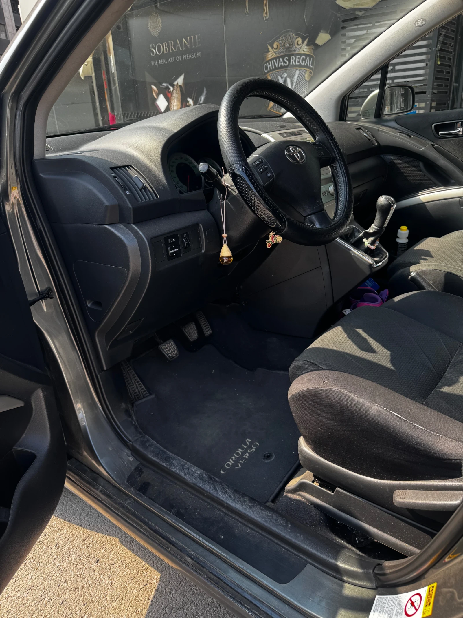 Toyota Corolla verso Ван, снимка 9 - Автомобили и джипове - 55707611