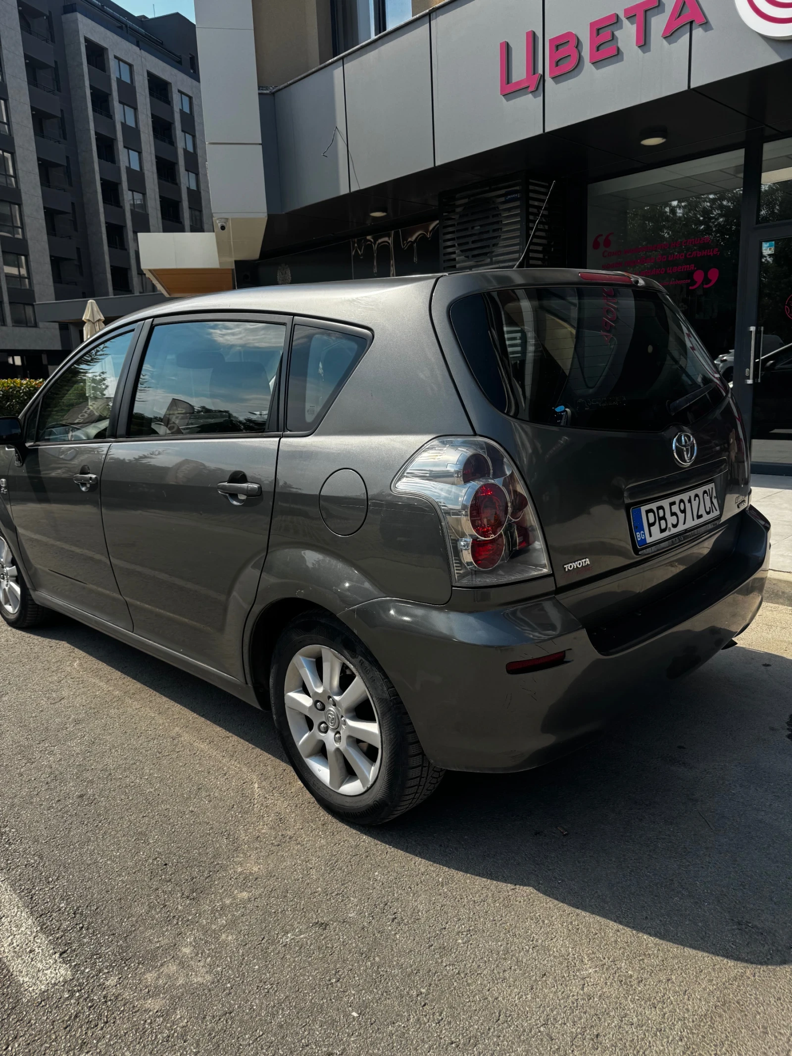 Toyota Corolla verso Ван, снимка 7 - Автомобили и джипове - 55707611