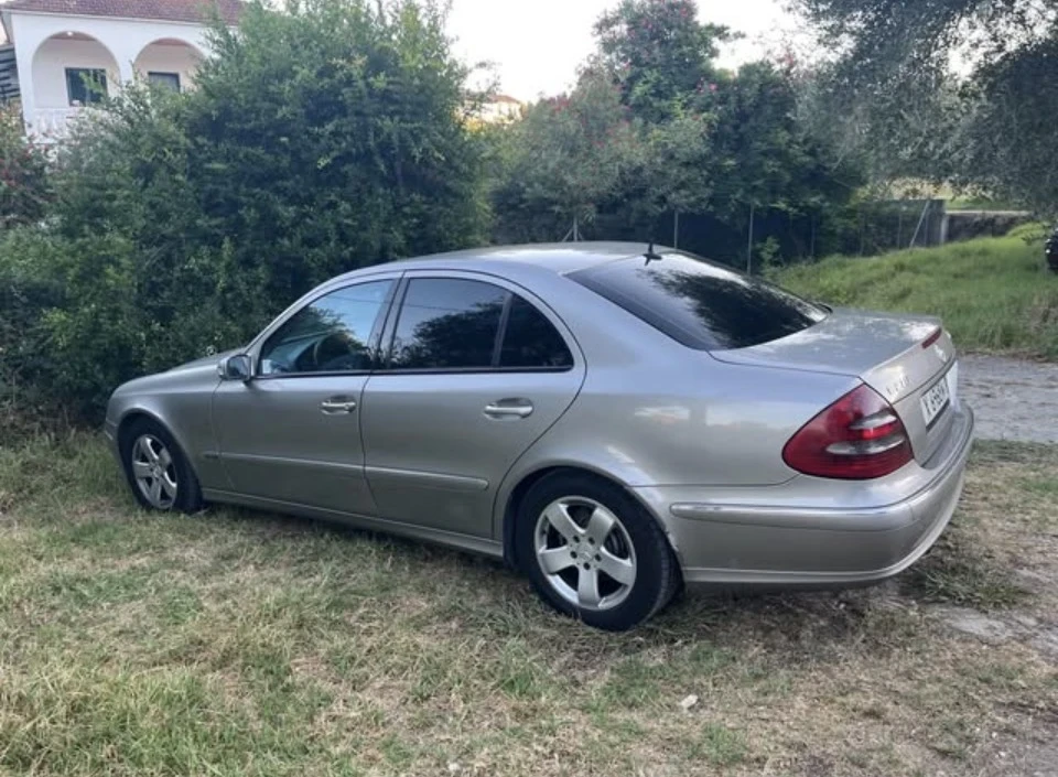 Mercedes-Benz E 270 Ambient/Android/Alcantara , снимка 3 - Автомобили и джипове - 55808877