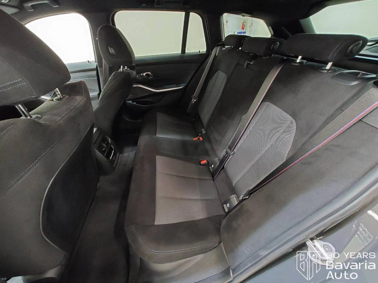 BMW 320 d Touring xDrive M Sport Paket, снимка 9 - Автомобили и джипове - 56136135