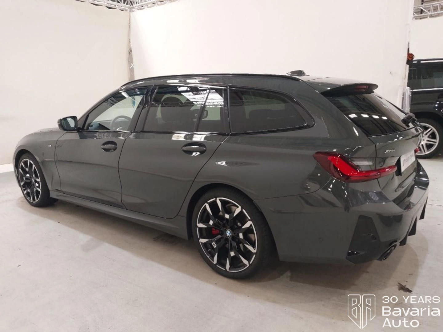 BMW 320 d Touring xDrive M Sport Paket, снимка 2 - Автомобили и джипове - 56136135