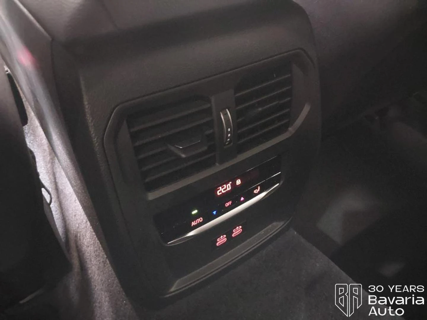 BMW 320 d Touring xDrive M Sport Paket, снимка 15 - Автомобили и джипове - 56136135