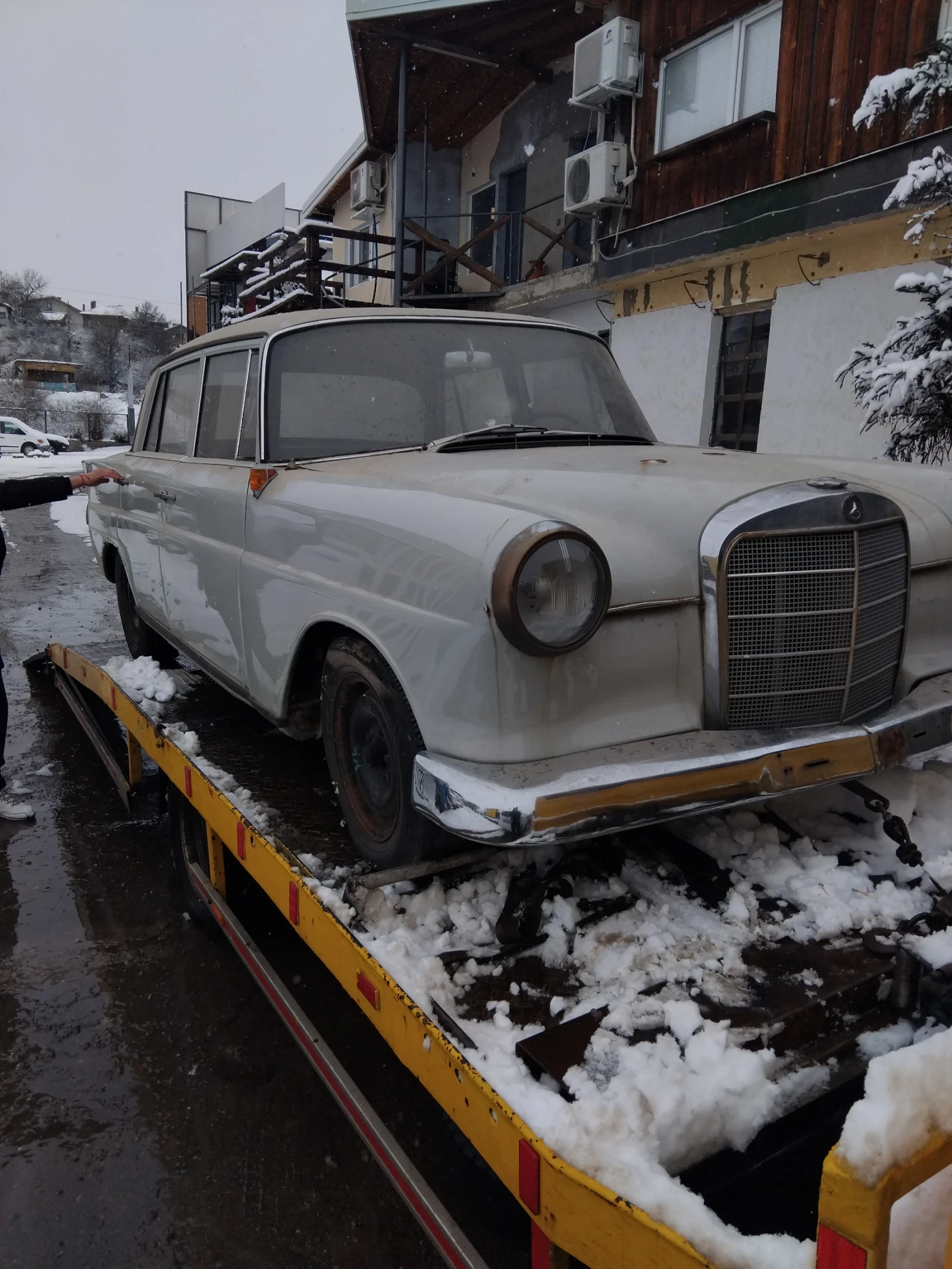Mercedes-Benz 110 1.9 D