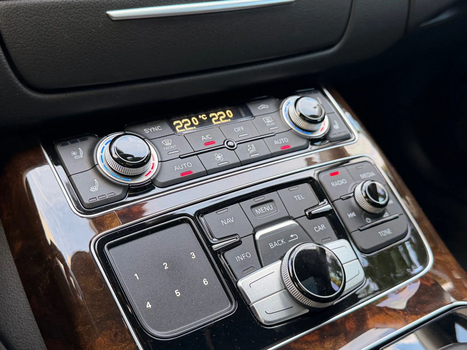Audi A8 4.2TDI / MATRIX / S8 pack, снимка 14 - Автомобили и джипове - 56201303