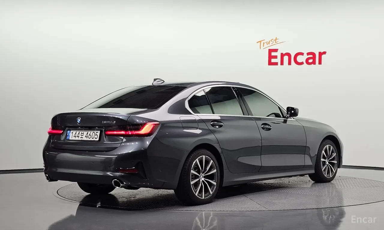 BMW 320 ПОДГРЕВИ | КАМЕРА | Ценв до Бг, снимка 2 - Автомобили и джипове - 56657391