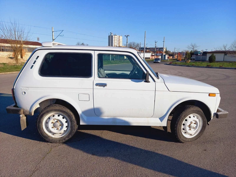 Lada Niva 1.7, снимка 8 - Автомобили и джипове - 48152793