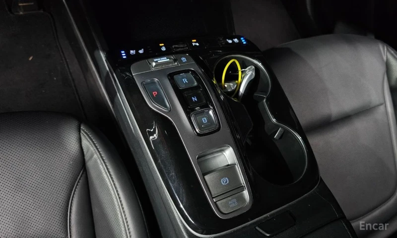 Hyundai Tucson, снимка 9 - Автомобили и джипове - 52723057