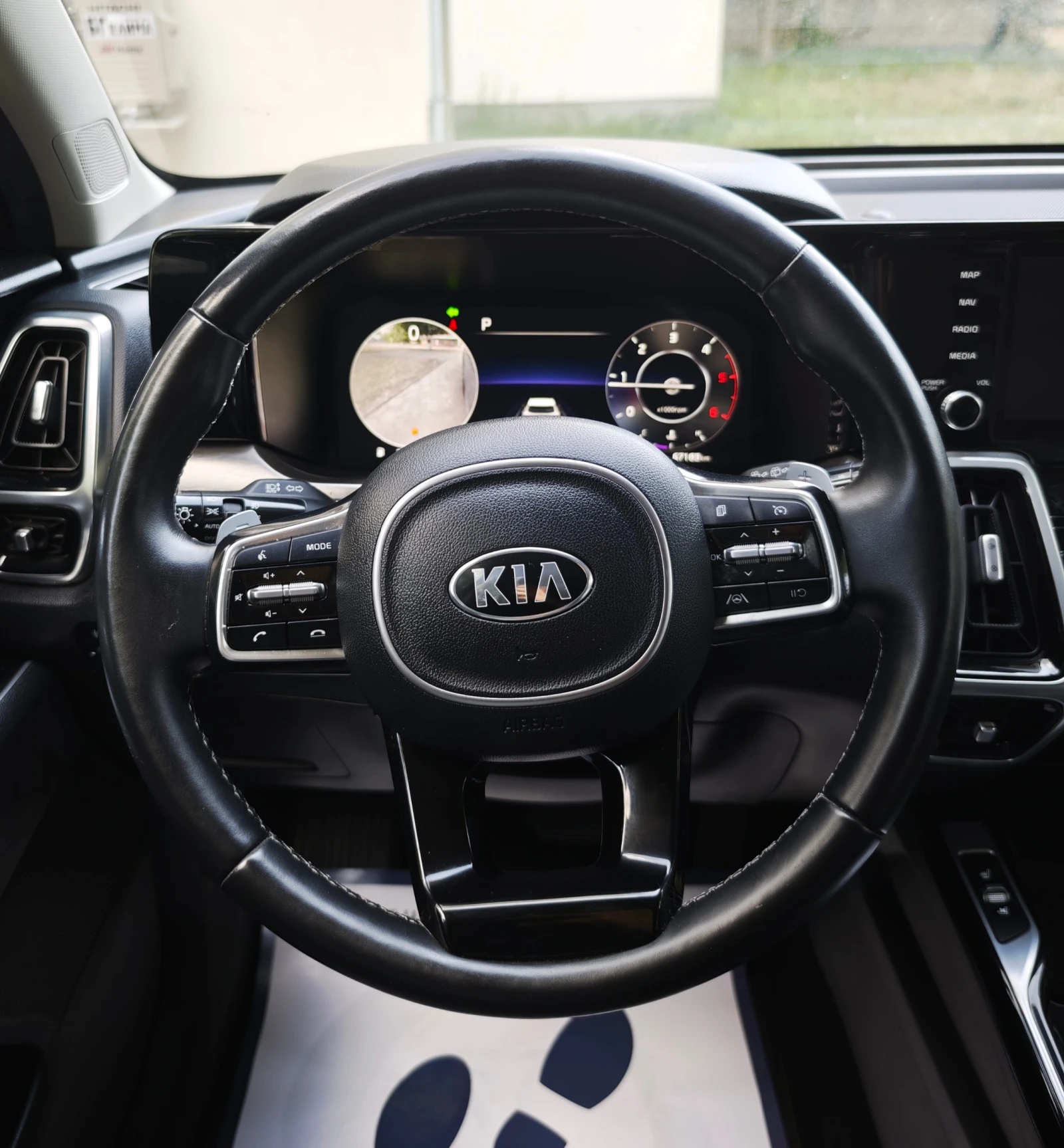 Kia Sorento 2.2 CRDI 4x4, снимка 11 - Автомобили и джипове - 55292617