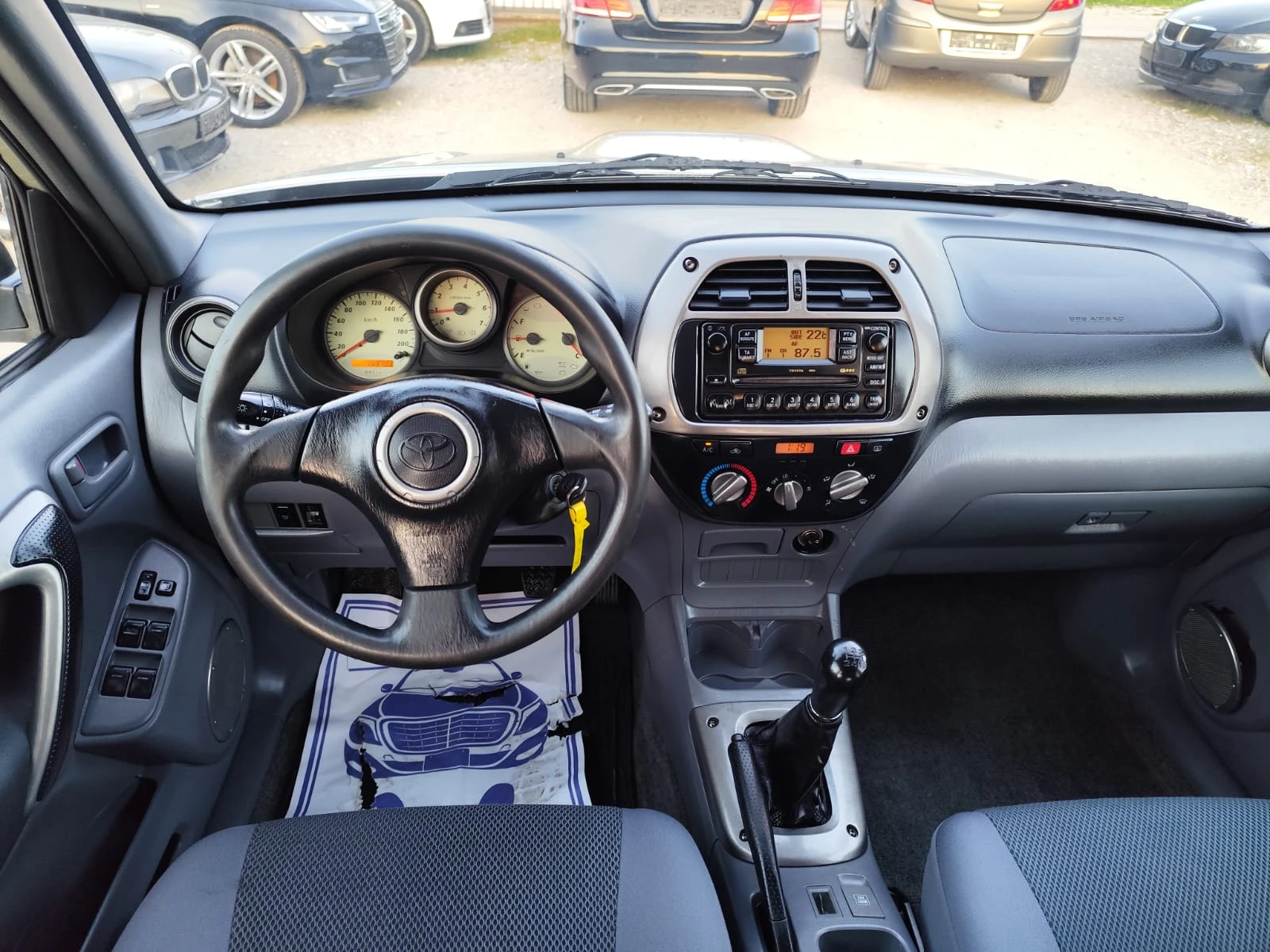 Toyota Rav4 2.0 дизел, снимка 10 - Автомобили и джипове - 54305778
