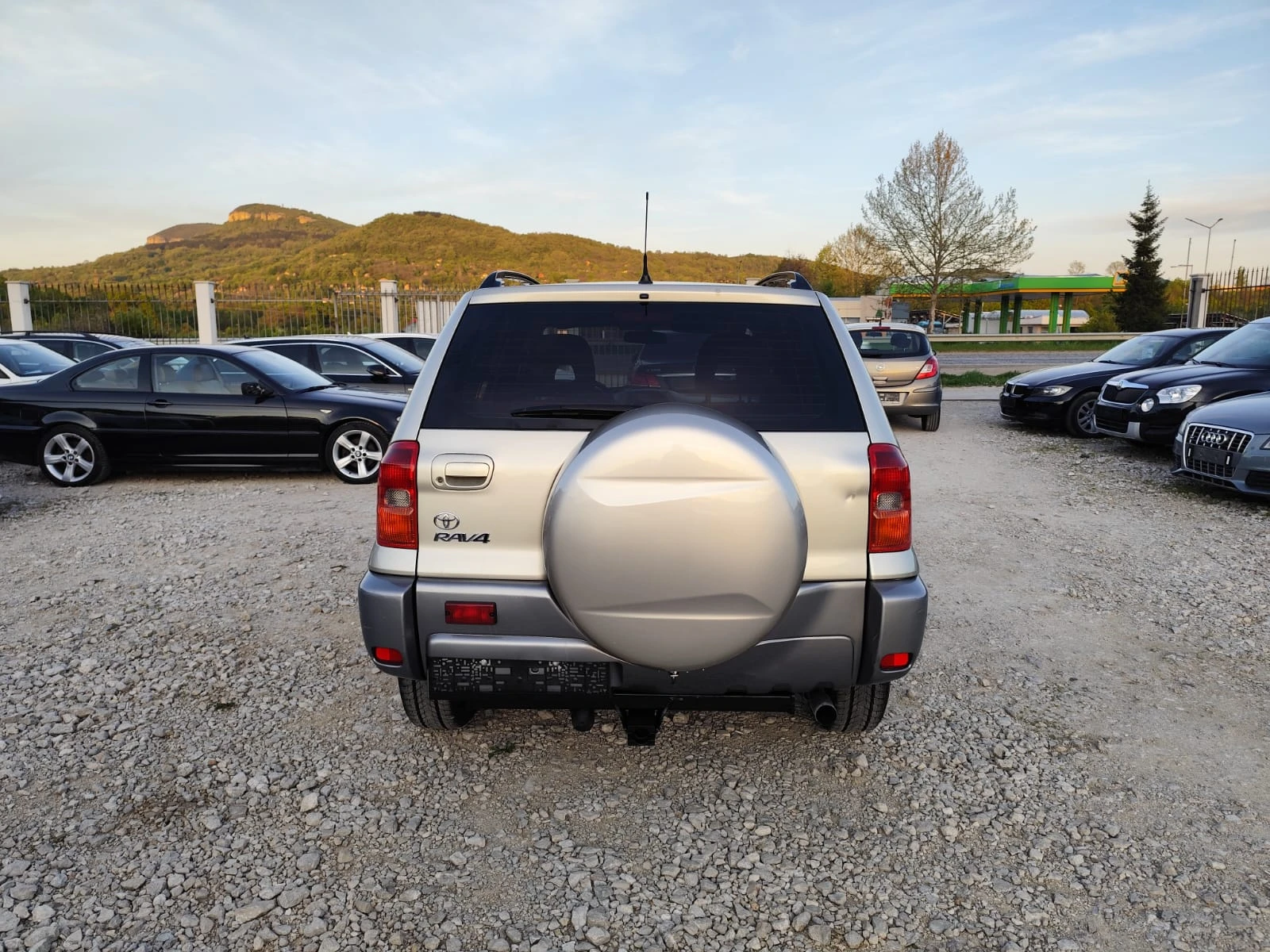 Toyota Rav4 2.0 дизел, снимка 6 - Автомобили и джипове - 54305778