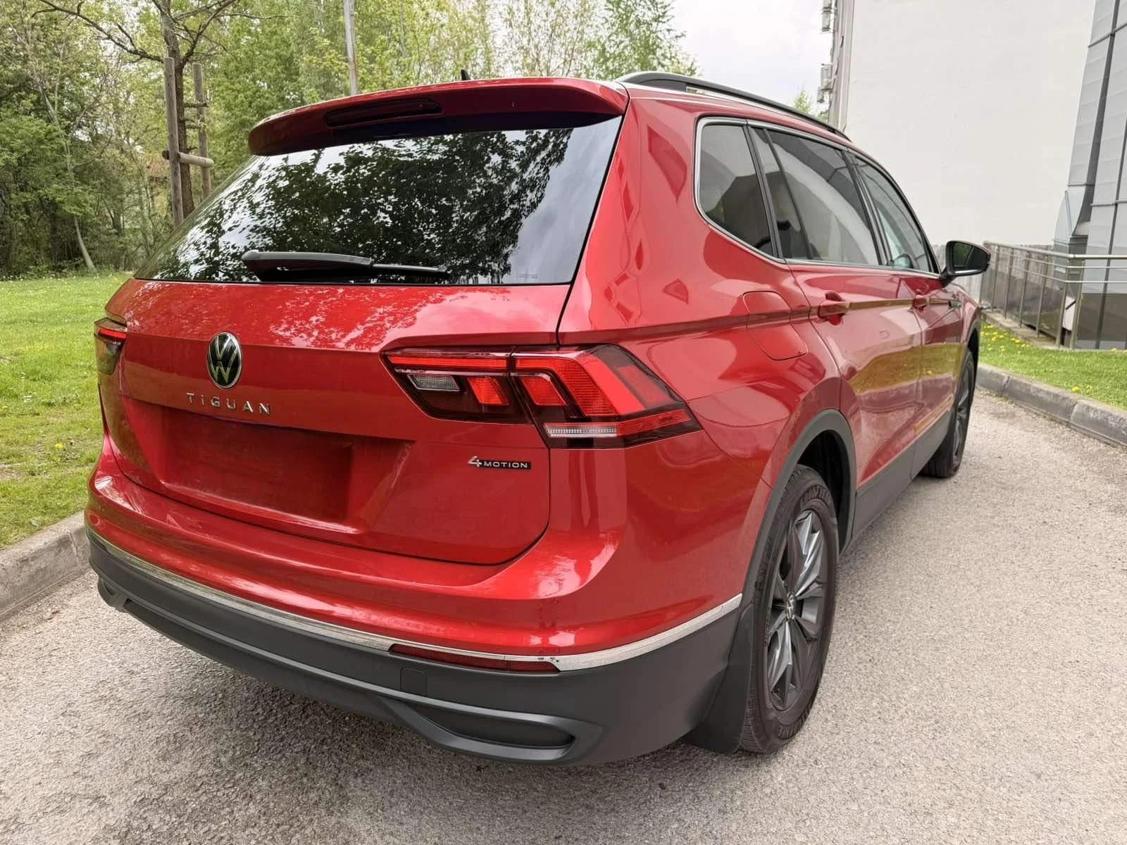 VW Tiguan 2.0TSI / 4-MOTION, снимка 7 - Автомобили и джипове - 54482589