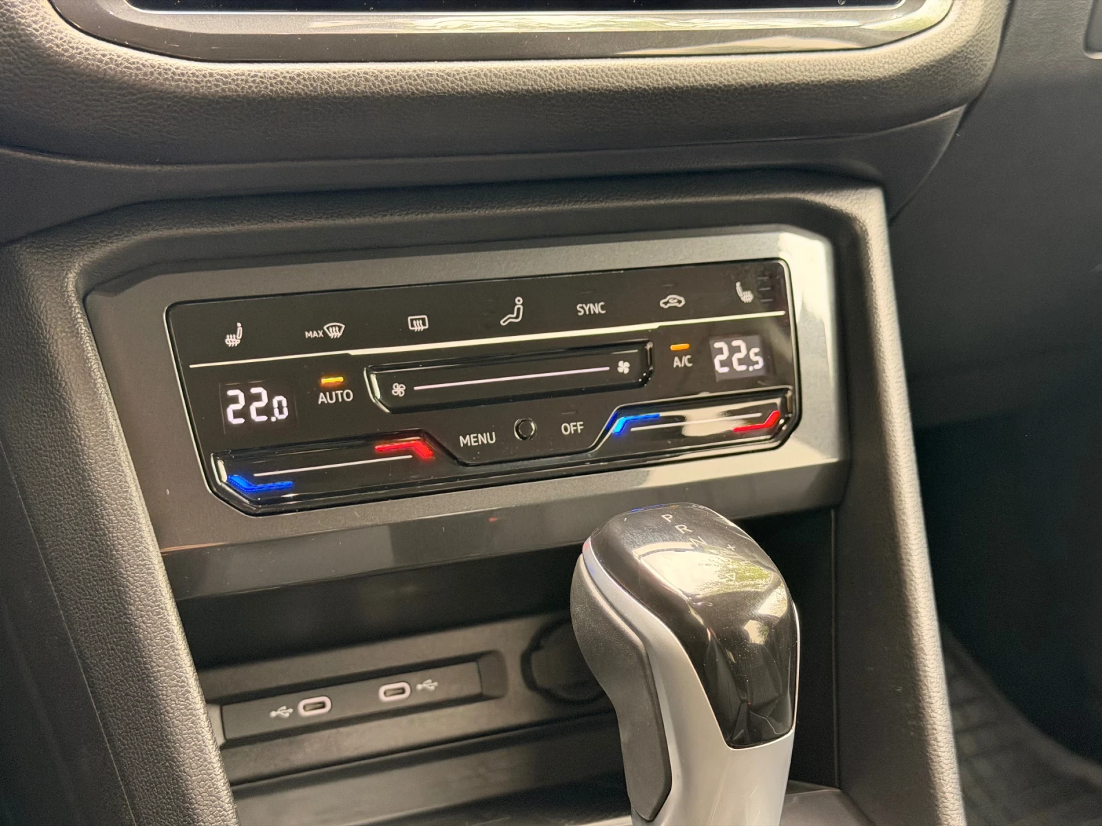 VW Tiguan 2.0TSI / 4-MOTION, снимка 13 - Автомобили и джипове - 54482589